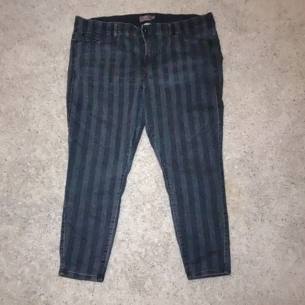 Striped black and gray torrid skinny jeans size 24